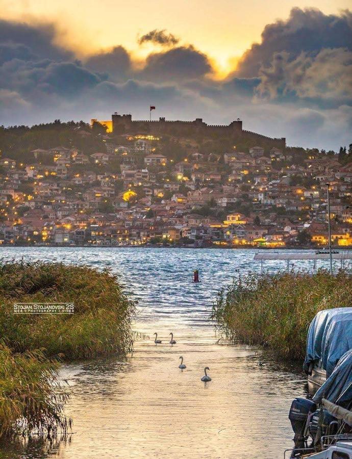 Central Lakeside Apartment Ohrid Buitenkant foto